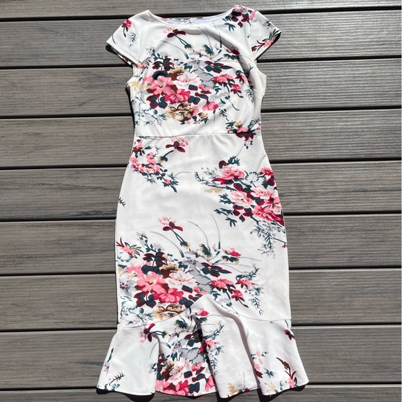 Vfshow Dresses & Skirts - VfEmage/Vfshow; White & Pink Floral; Fit & Flare; Mermaid Style; Midi Dress; S